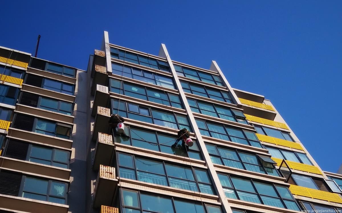 北京高空幕墙耐候胶打胶施工实拍,外墙幕墙密封胶维修作业现场 北京高空幕墙耐候胶打胶施工实拍,外墙幕墙密封胶维修作业现场