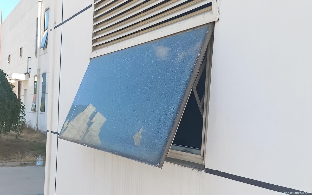 开启扇维修现场